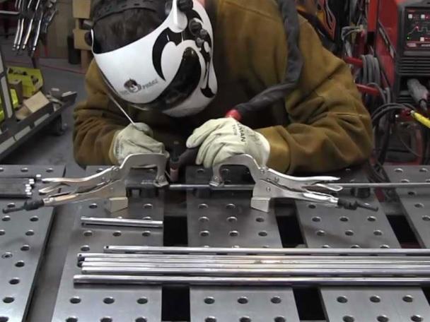 Svěrka klešťová T-MOUNT pro otvor 16 mm