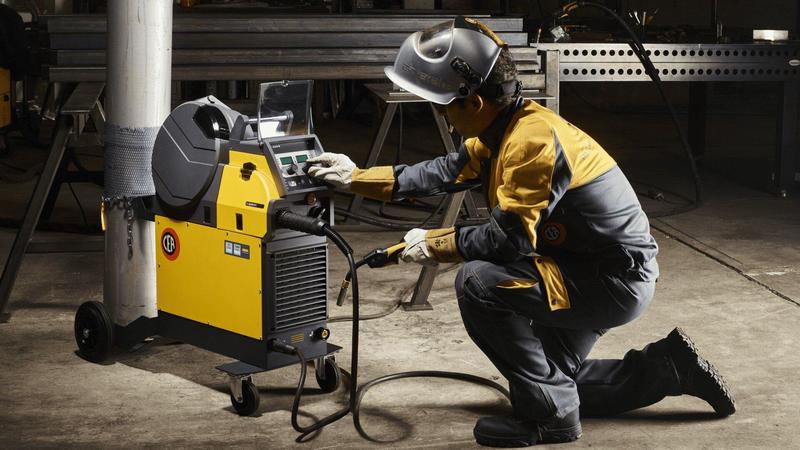 Invertorová svářečka COLDMASTER 301 CEA