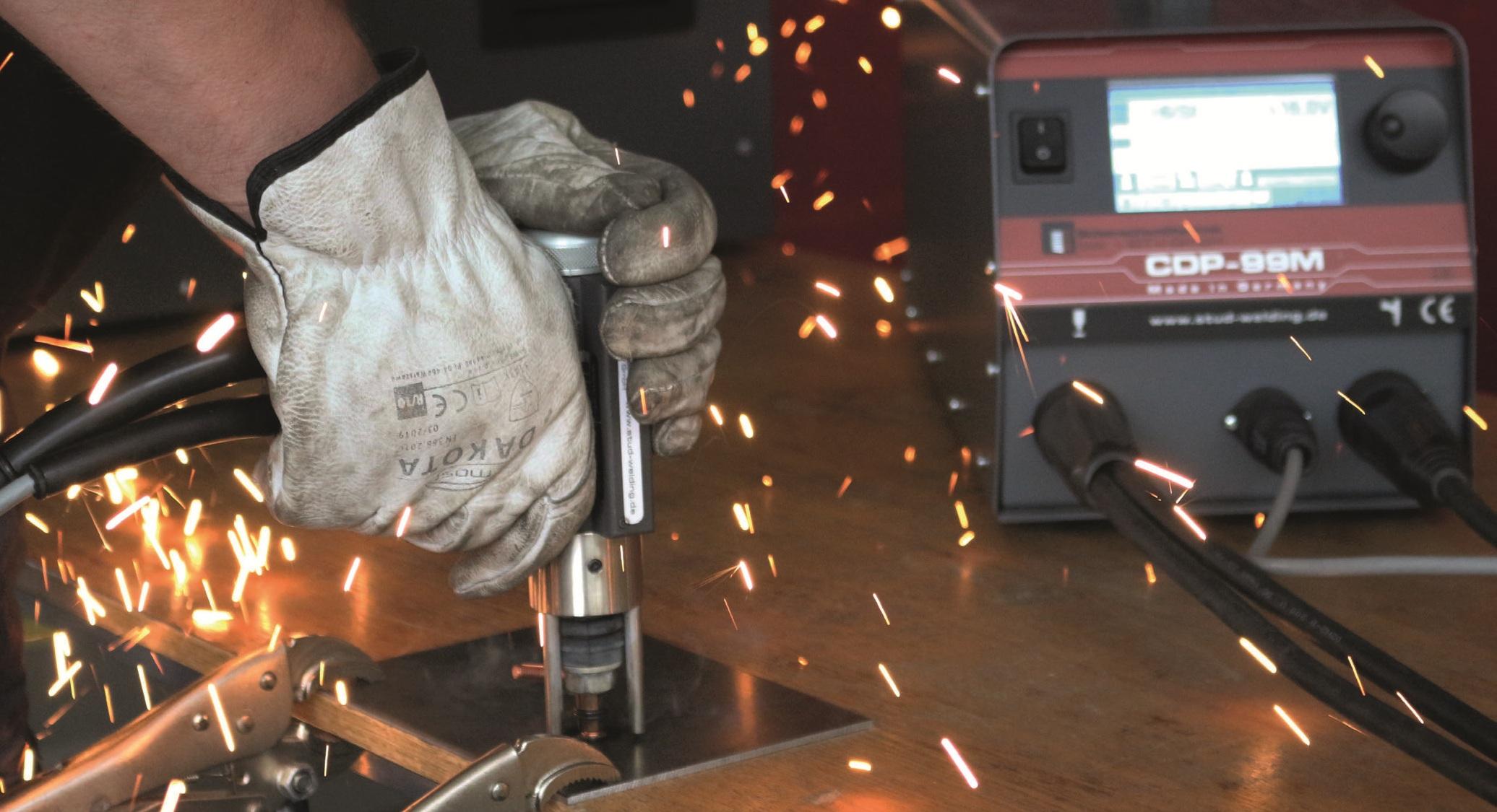 Svorníkové navařování – ilustrační fotografie